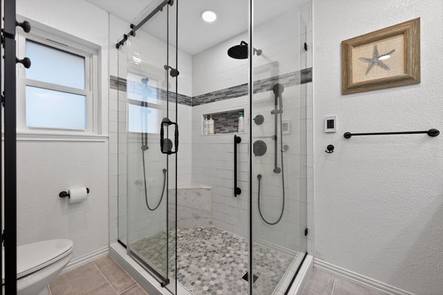 212 Edgewood Drive, Highland Village, TX 75077