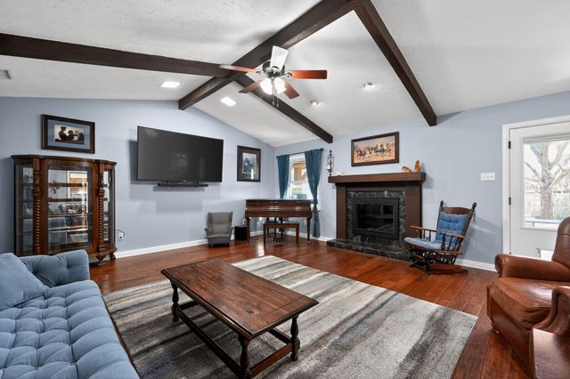 212 Edgewood Drive, Highland Village, TX 75077