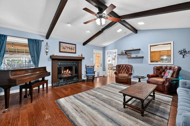 212 Edgewood Drive, Highland Village, TX 75077