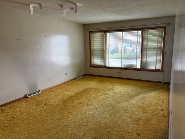 10031 S Forest Avenue, Chicago, IL 60628
