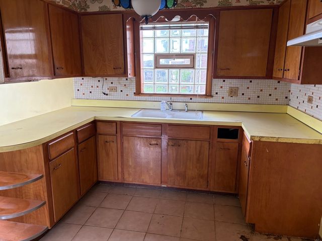 10031 S Forest Avenue, Chicago, IL 60628