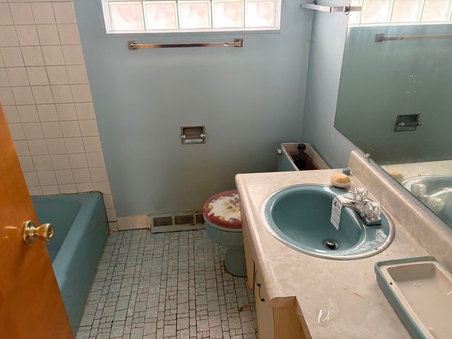 10031 S Forest Avenue, Chicago, IL 60628