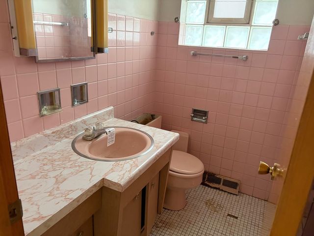 10031 S Forest Avenue, Chicago, IL 60628
