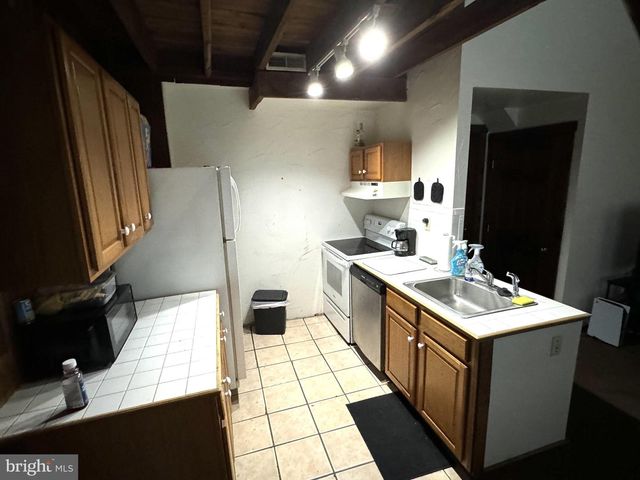 172-174 W MAIN ST, Leola, PA 17540