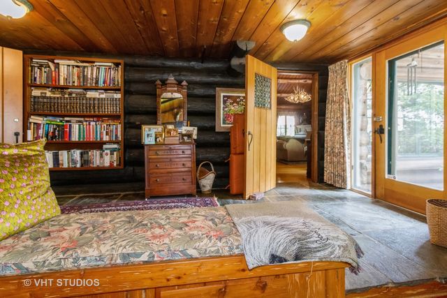 4476 W Edgewood Road, Dixon, IL 61021