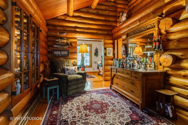 4476 W Edgewood Road, Dixon, IL 61021