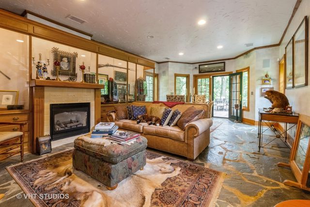 4476 W Edgewood Road, Dixon, IL 61021