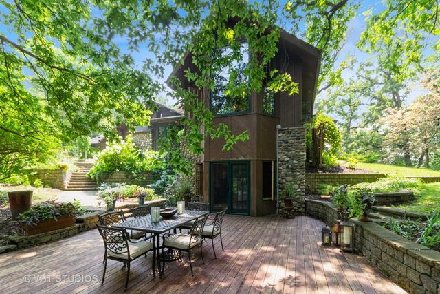 4476 W Edgewood Road, Dixon, IL 61021