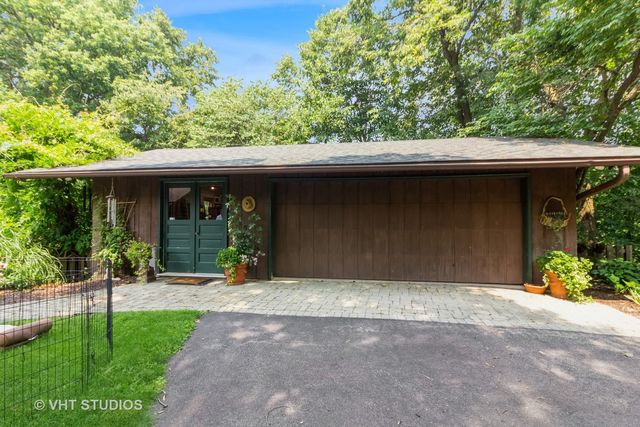 4476 W Edgewood Road, Dixon, IL 61021