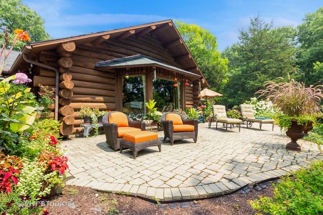 4476 W Edgewood Road, Dixon, IL 61021