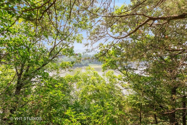 4476 W Edgewood Road, Dixon, IL 61021