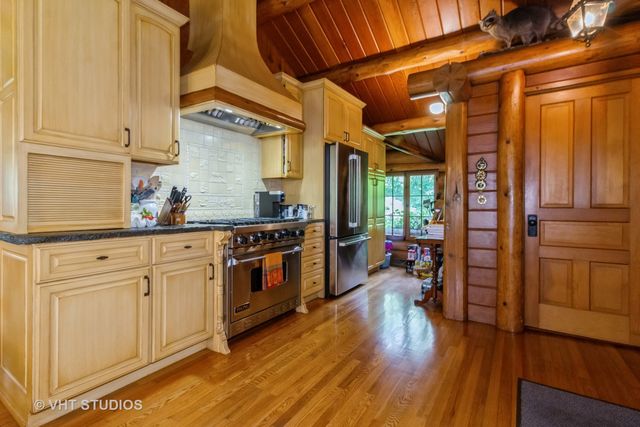 4476 W Edgewood Road, Dixon, IL 61021