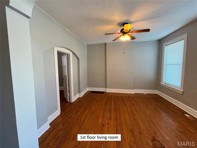 6018 Virginia Avenue, St Louis, MO 63111