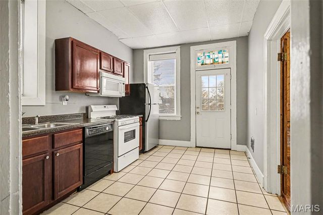6018 Virginia Avenue, St Louis, MO 63111
