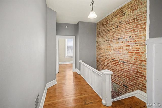 6018 Virginia Avenue, St Louis, MO 63111