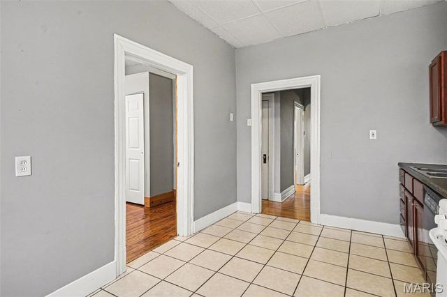 6018 Virginia Avenue, St Louis, MO 63111