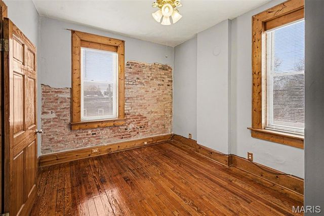 6018 Virginia Avenue, St Louis, MO 63111