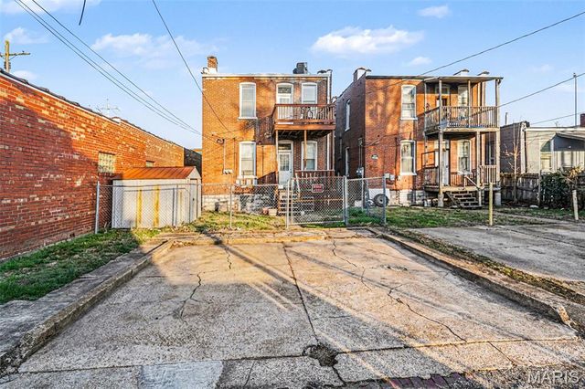 6018 Virginia Avenue, St Louis, MO 63111