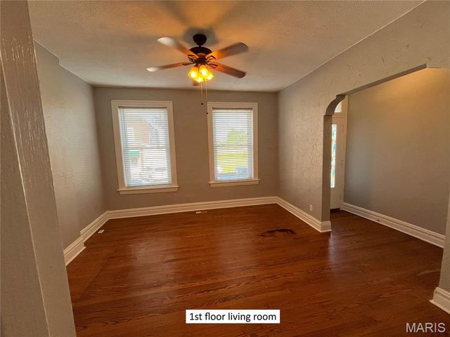 6018 Virginia Avenue, St Louis, MO 63111
