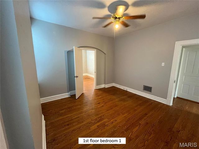6018 Virginia Avenue, St Louis, MO 63111