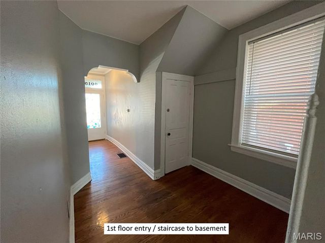 6018 Virginia Avenue, St Louis, MO 63111