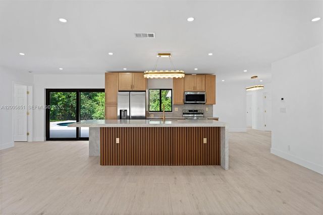 401 SW 63rd Ter, Plantation, FL 33317