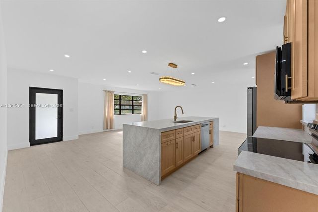 401 SW 63rd Ter, Plantation, FL 33317