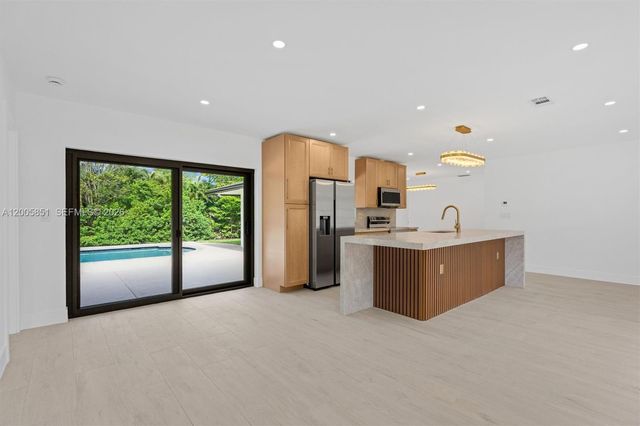 401 SW 63rd Ter, Plantation, FL 33317