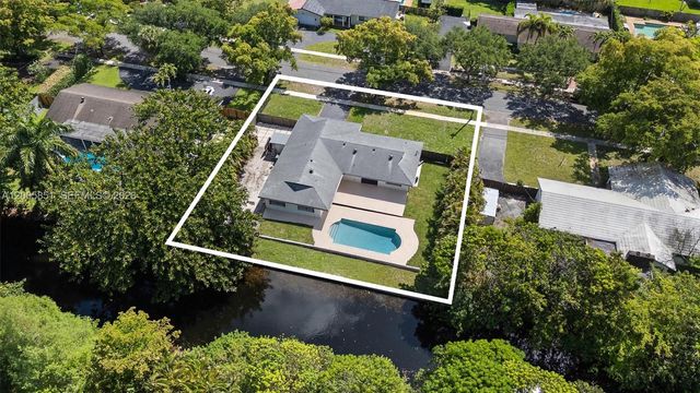 401 SW 63rd Ter, Plantation, FL 33317