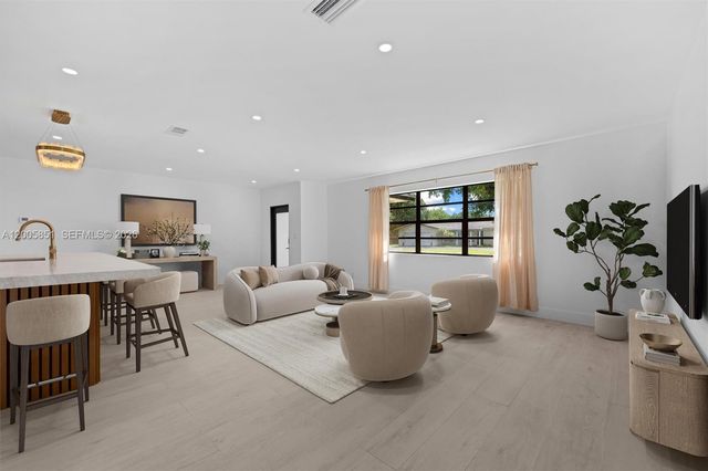 401 SW 63rd Ter, Plantation, FL 33317