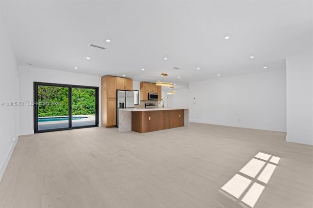 401 SW 63rd Ter, Plantation, FL 33317