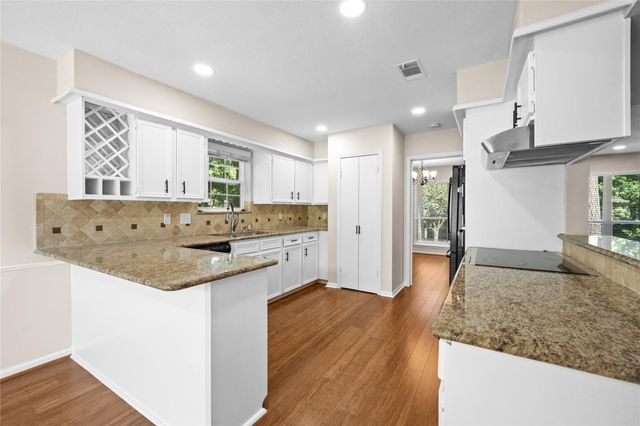 603 Hillcrest Circle, Huntsville, TX 77340