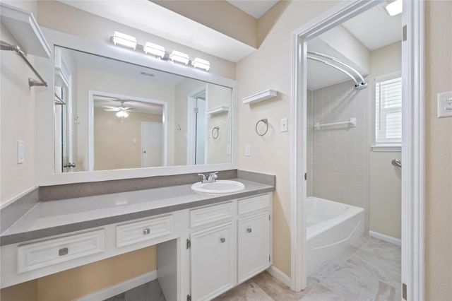 603 Hillcrest Circle, Huntsville, TX 77340