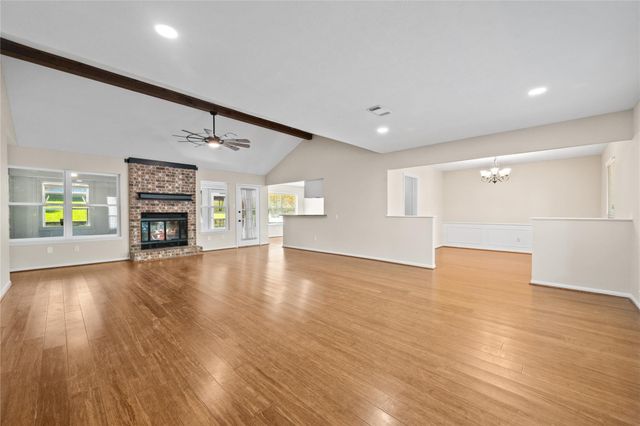 603 Hillcrest Circle, Huntsville, TX 77340