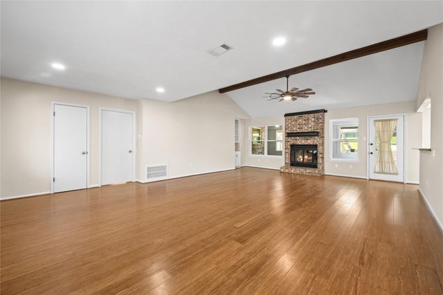 603 Hillcrest Circle, Huntsville, TX 77340