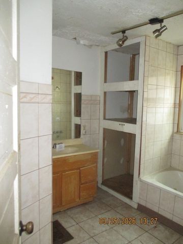 5242 W Monroe Street, Chicago, IL 60644