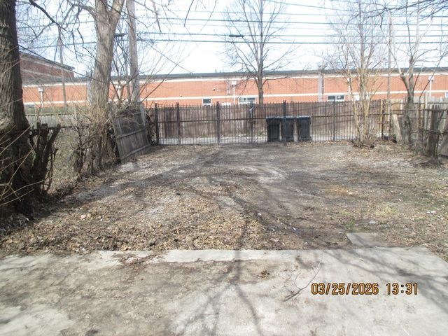 5242 W Monroe Street, Chicago, IL 60644