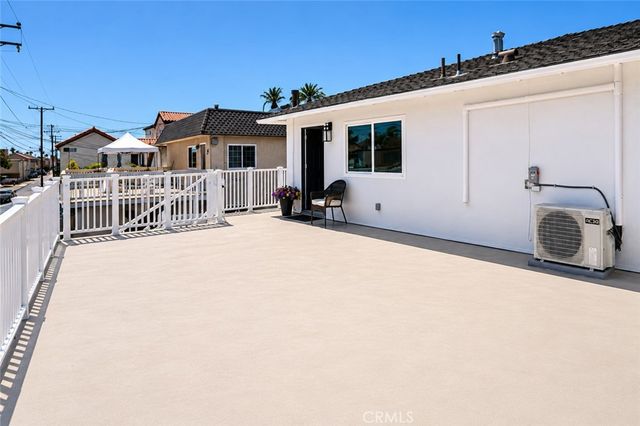 522 17th Street C, Huntington Beach, CA 92648