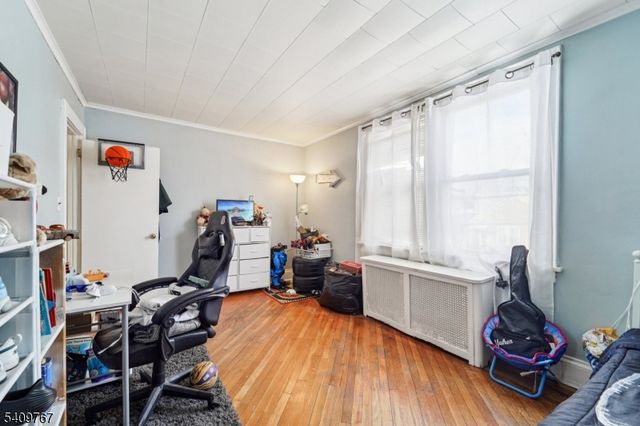 164 Farnham Ave, Lodi Boro, NJ 07644