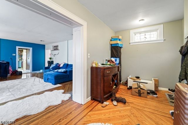 164 Farnham Ave, Lodi Boro, NJ 07644