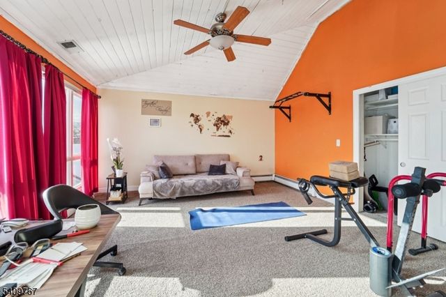 164 Farnham Ave, Lodi Boro, NJ 07644