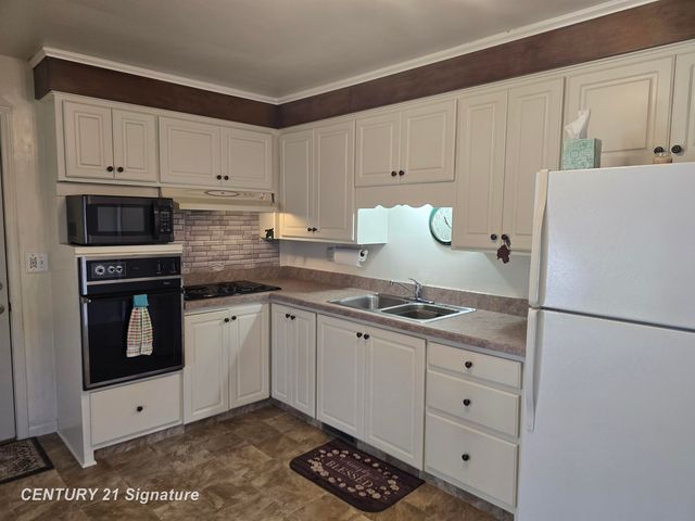 2400 Denise Drive, Clio, MI 48420