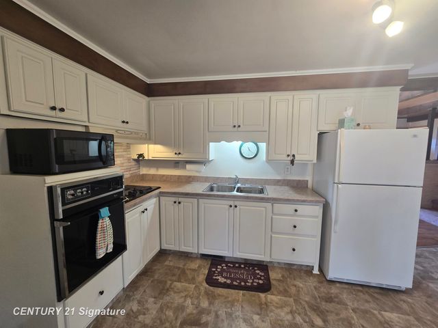 2400 Denise Drive, Clio, MI 48420