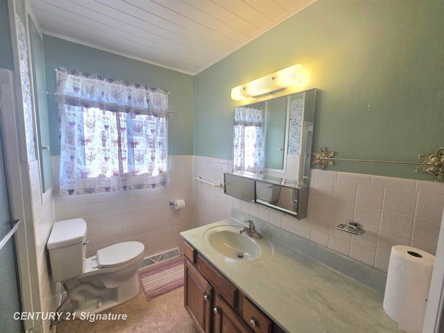 2400 Denise Drive, Clio, MI 48420