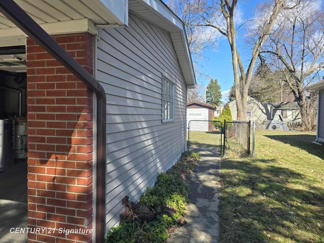 2400 Denise Drive, Clio, MI 48420