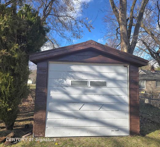 2400 Denise Drive, Clio, MI 48420