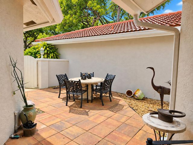 4103 CARRIAGE Drive H3, Pompano Beach, FL 33069