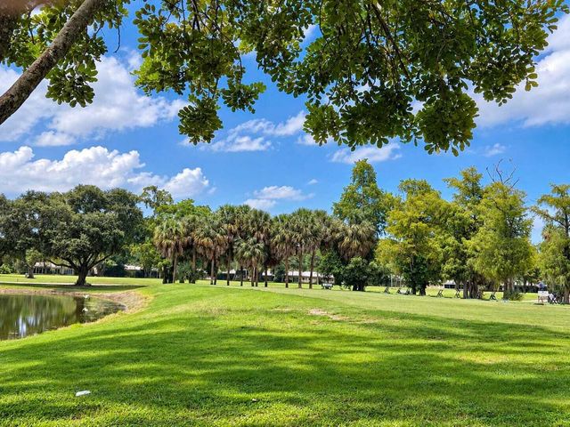 4103 CARRIAGE Drive H3, Pompano Beach, FL 33069