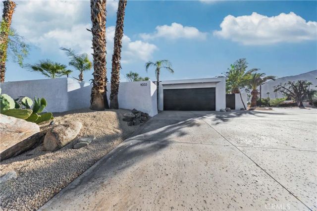 1033 E Via Escuela, Palm Springs, CA 92262