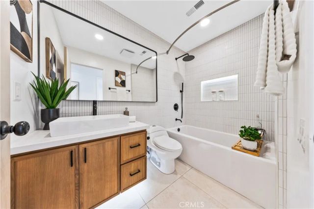 1033 E Via Escuela, Palm Springs, CA 92262